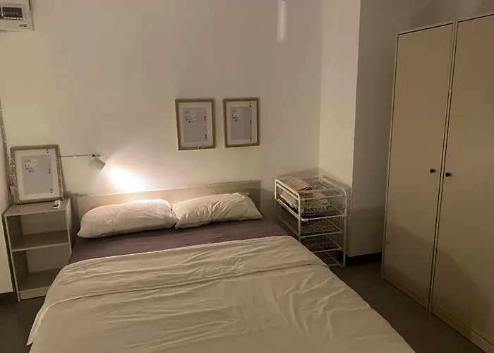 Apartment Modern 2-Bedroom Condo Near Foodie Market 11 Min, Mega Bangna, Bangna Trad Road 12 Min, Suvarnabhumi Airport 15 Min Bangkok