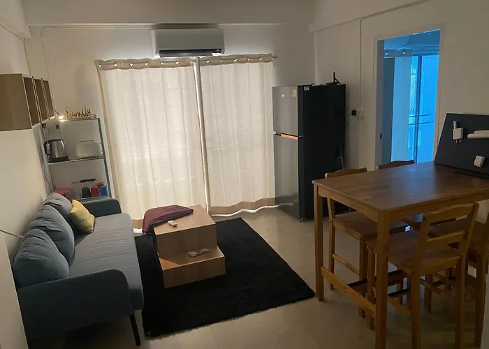 Modern 2-Bedroom Condo Near Foodie Market 11 Min, Mega Bangna, Bangna Trad Road 12 Min, Suvarnabhumi Airport 15 Min *