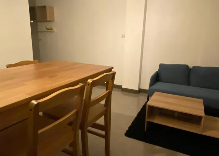 Modern 2-Bedroom Condo Near Foodie Market 11 Min, Mega Bangna, Bangna Trad Road 12 Min, Suvarnabhumi Airport 15 Min Apartment