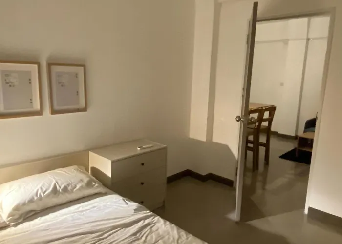 Modern 2-Bedroom Condo Near Foodie Market 11 Min, Mega Bangna, Bangna Trad Road 12 Min, Suvarnabhumi Airport 15 Min Apartment