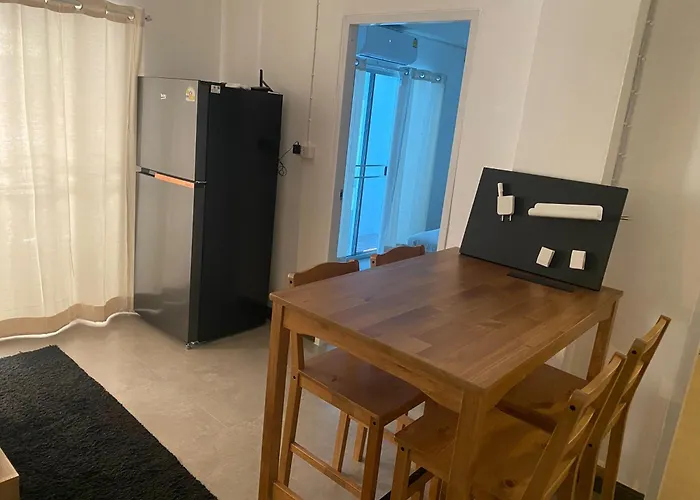 Modern 2-Bedroom Condo Near Foodie Market 11 Min, Mega Bangna, Bangna Trad Road 12 Min, Suvarnabhumi Airport 15 Min Apartment Bangkok