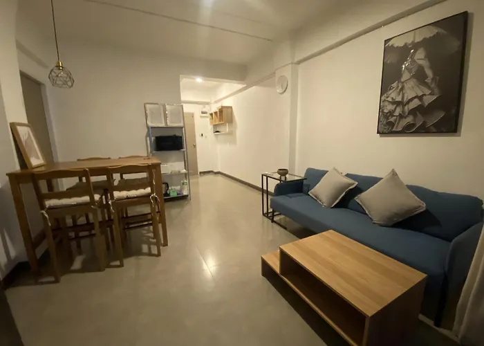 Apartment Modern 2-Bedroom Condo Near Foodie Market 11 Min, Mega Bangna, Bangna Trad Road 12 Min, Suvarnabhumi Airport 15 Min