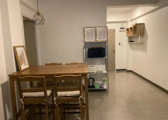 Modern 2-Bedroom Condo Near Foodie Market 11 Min, Mega Bangna, Bangna Trad Road 12 Min, Suvarnabhumi Airport 15 Min Apartment *
