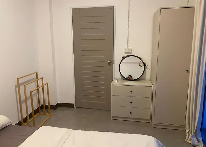 Modern 2-Bedroom Condo Near Foodie Market 11 Min, Mega Bangna, Bangna Trad Road 12 Min, Suvarnabhumi Airport 15 Min