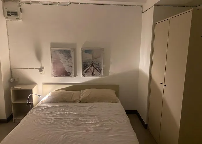 Modern 2-Bedroom Condo Near Foodie Market 11 Min, Mega Bangna, Bangna Trad Road 12 Min, Suvarnabhumi Airport 15 Min Bangkok