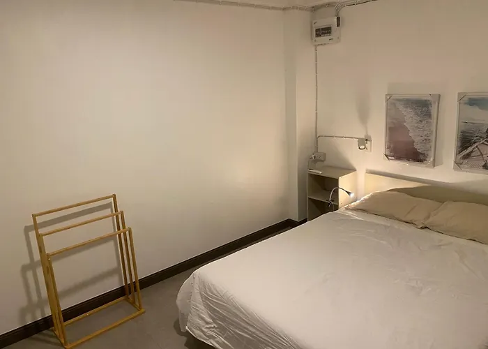 Apartment Modern 2-Bedroom Condo Near Foodie Market 11 Min, Mega Bangna, Bangna Trad Road 12 Min, Suvarnabhumi Airport 15 Min Bangkok