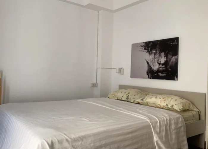 Modern 2-bedroom Near Foodie Market 11 Min, Mega Bangna, Bangna Trad Road 12 Min, Suvarnabhumi Airport 15 Min *