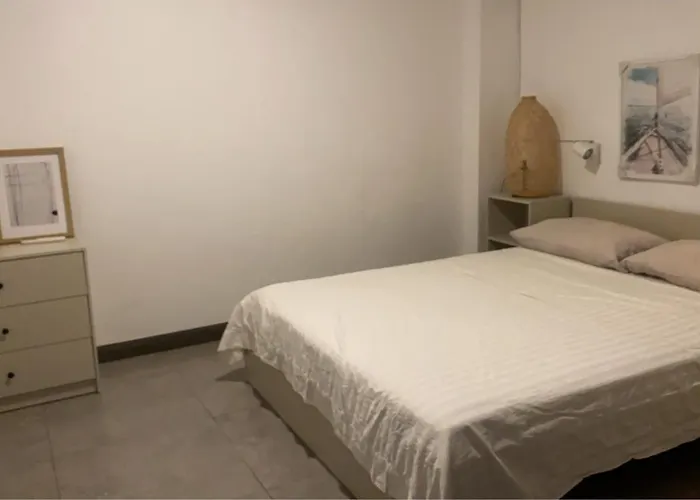 Modern 2-bedroom Near Foodie Market 11 Min, Mega Bangna, Bangna Trad Road 12 Min, Suvarnabhumi Airport 15 Min Apartment