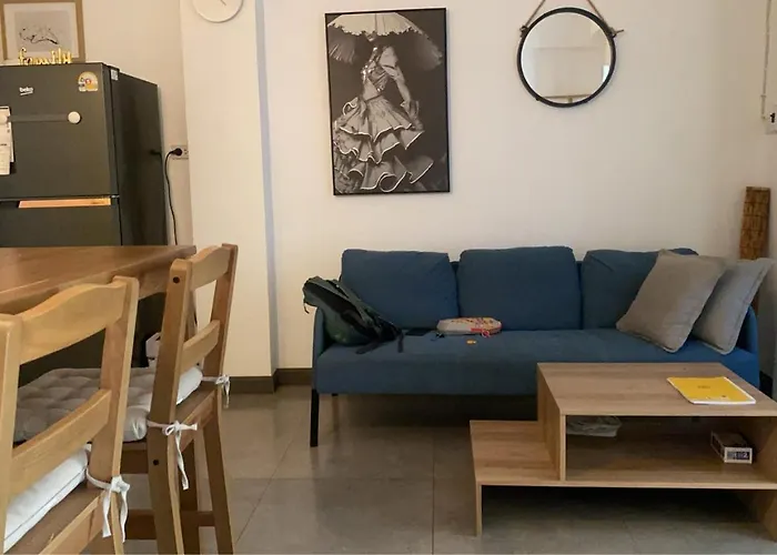 Modern 2-bedroom Near Foodie Market 11 Min, Mega Bangna, Bangna Trad Road 12 Min, Suvarnabhumi Airport 15 Min Apartment