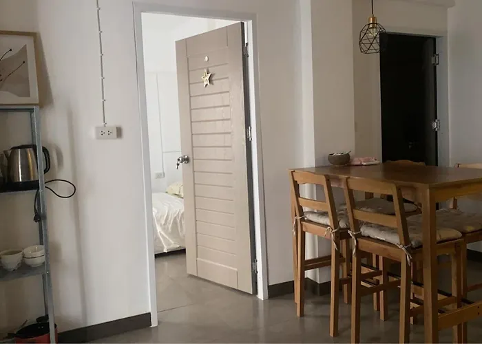 Modern 2-bedroom Near Foodie Market 11 Min, Mega Bangna, Bangna Trad Road 12 Min, Suvarnabhumi Airport 15 Min Apartment *