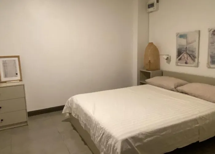 Modern 2-bedroom Near Foodie Market 11 Min, Mega Bangna, Bangna Trad Road 12 Min, Suvarnabhumi Airport 15 Min