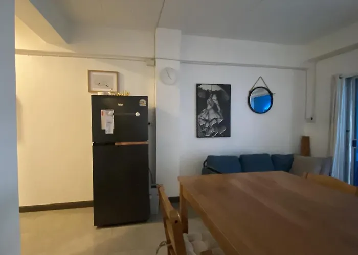 Modern 2-bedroom Near Foodie Market 11 Min, Mega Bangna, Bangna Trad Road 12 Min, Suvarnabhumi Airport 15 Min Apartment *