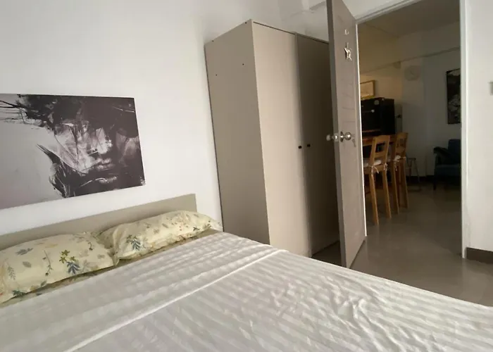 Modern 2-bedroom Near Foodie Market 11 Min, Mega Bangna, Bangna Trad Road 12 Min, Suvarnabhumi Airport 15 Min Apartment *