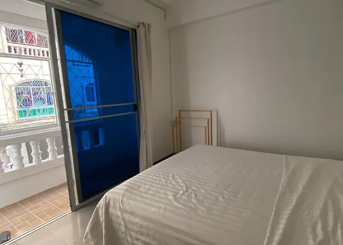 Apartment Modern 2-bedroom Near Foodie Market 11 Min, Mega Bangna, Bangna Trad Road 12 Min, Suvarnabhumi Airport 15 Min Bangkok