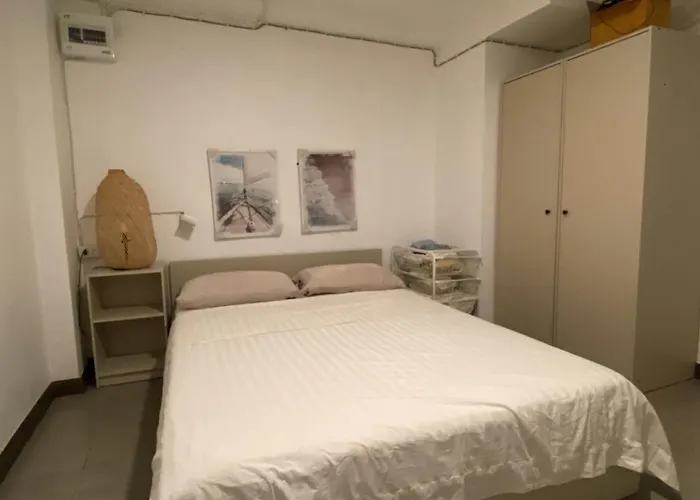 Modern 2-bedroom Near Foodie Market 11 Min, Mega Bangna, Bangna Trad Road 12 Min, Suvarnabhumi Airport 15 Min Apartment