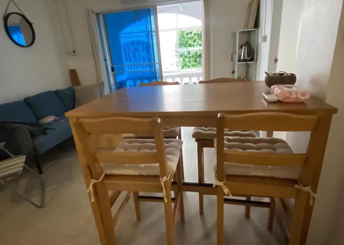 Modern 2-bedroom Near Foodie Market 11 Min, Mega Bangna, Bangna Trad Road 12 Min, Suvarnabhumi Airport 15 Min Bangkok